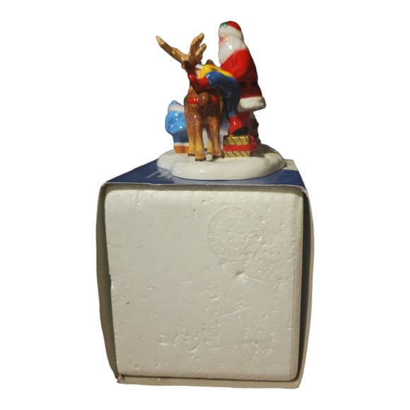 Vtg 99 Dept 56 Snow Village Santa Comes to Town #54958 w/Bx Reindeer Apples Kids - Picture 11 of 14
